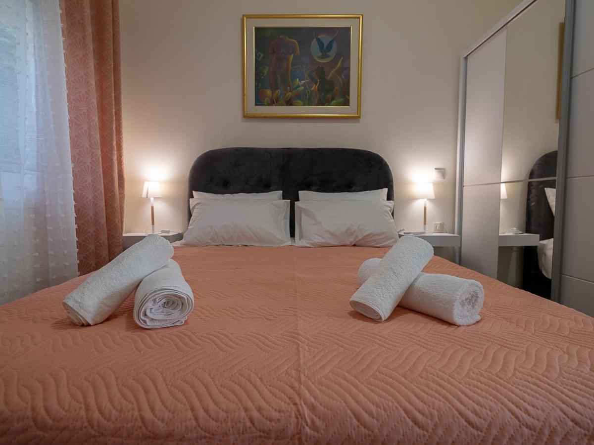 Luxury Apts Heraklion Center Exterior photo
